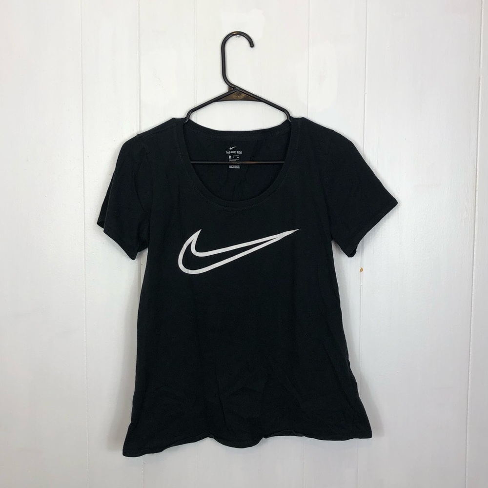 The Nike Tee Athletic Cut Scoop Neck T-Shirt Sz S